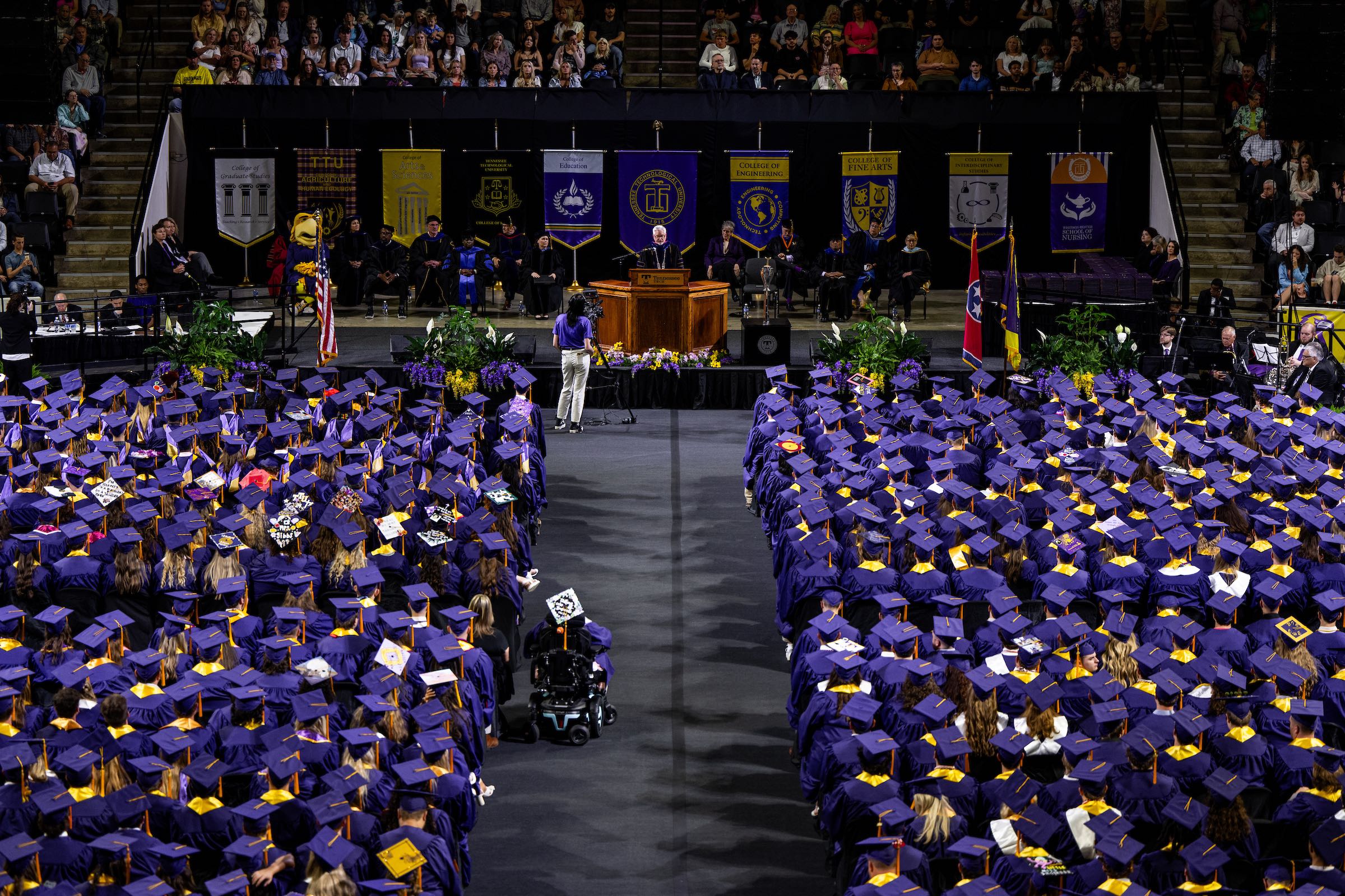 President Oldham speaks to graduates.